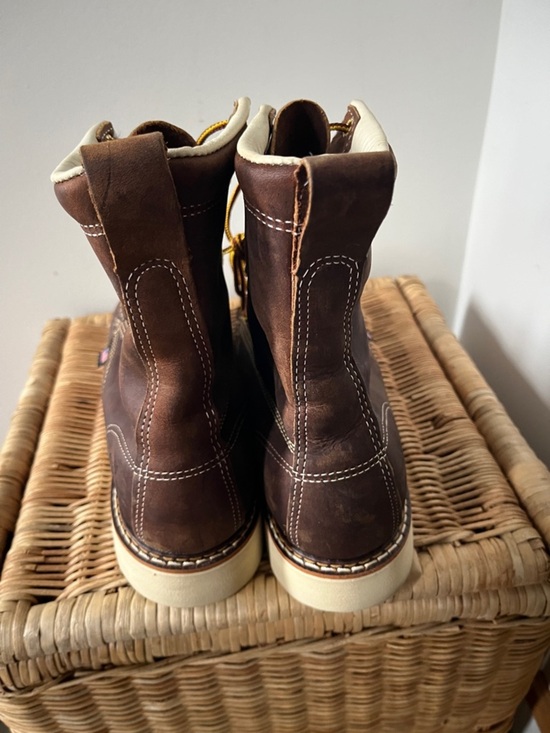 Thorogood 8” Steel Toe Wedge Sole Moc Toe Work Boot Size 8.5 EE NWT